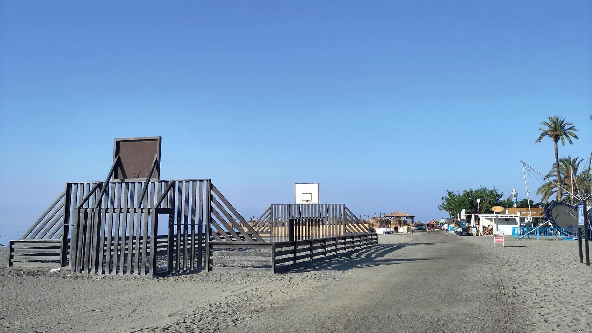 Homestay Casita Naif Estancias En Torre Del Mar A 30 Metros De La Playa
