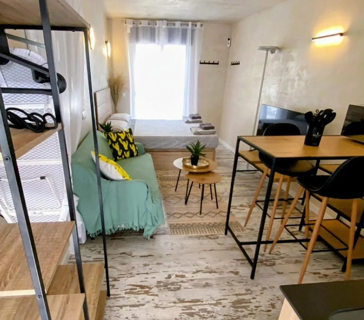 Casita Naif Estancias En Torre Del Mar A 30 Metros De La Playa