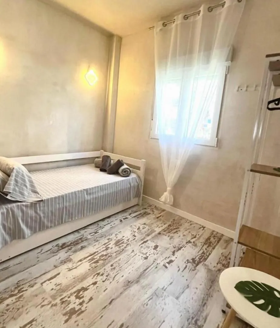 Casita Naif Estancias En Torre Del Mar A 30 Metros De La Playa