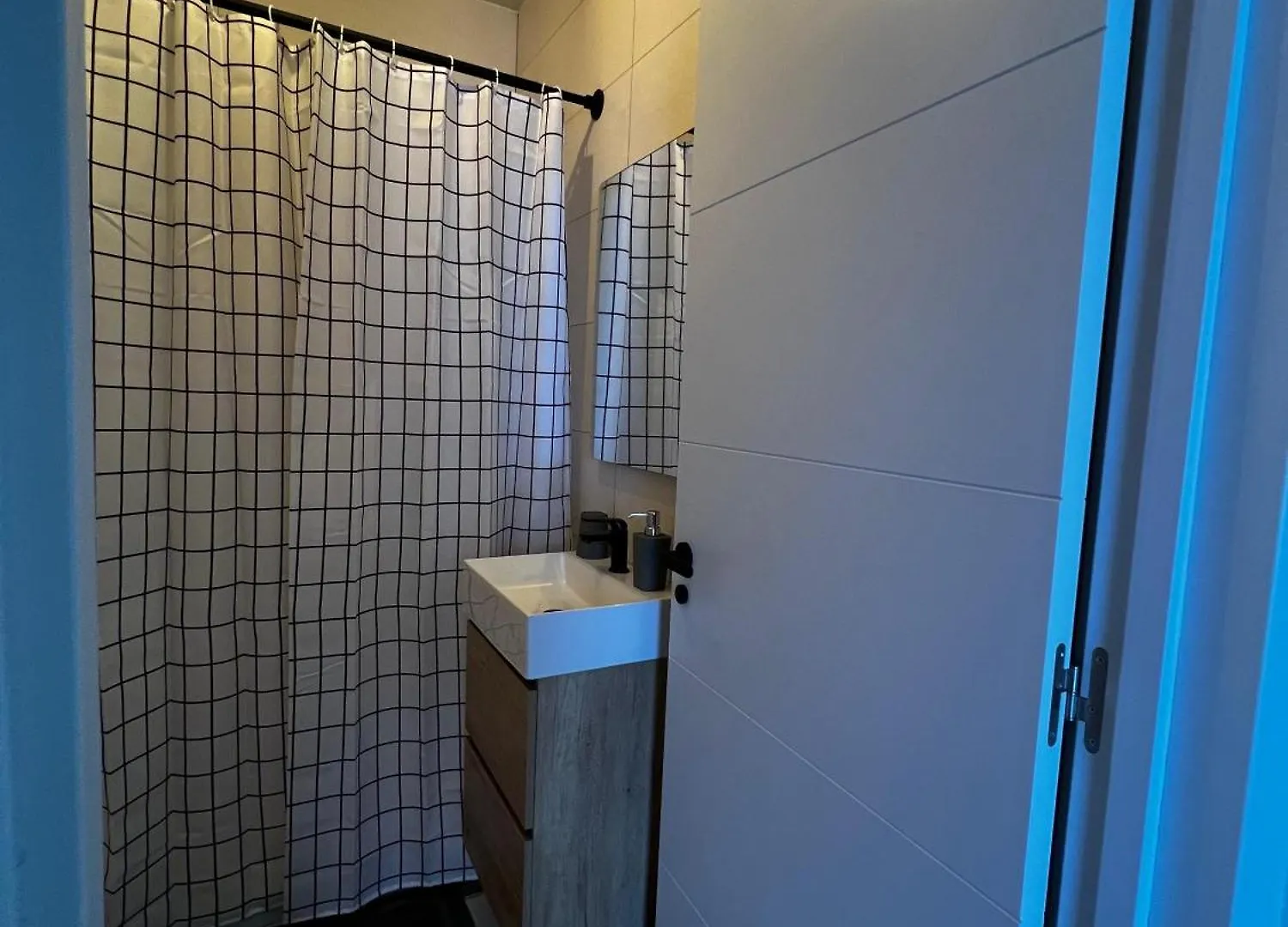 Homestay Casita Naif Estancias En Torre Del Mar A 30 Metros De La Playa