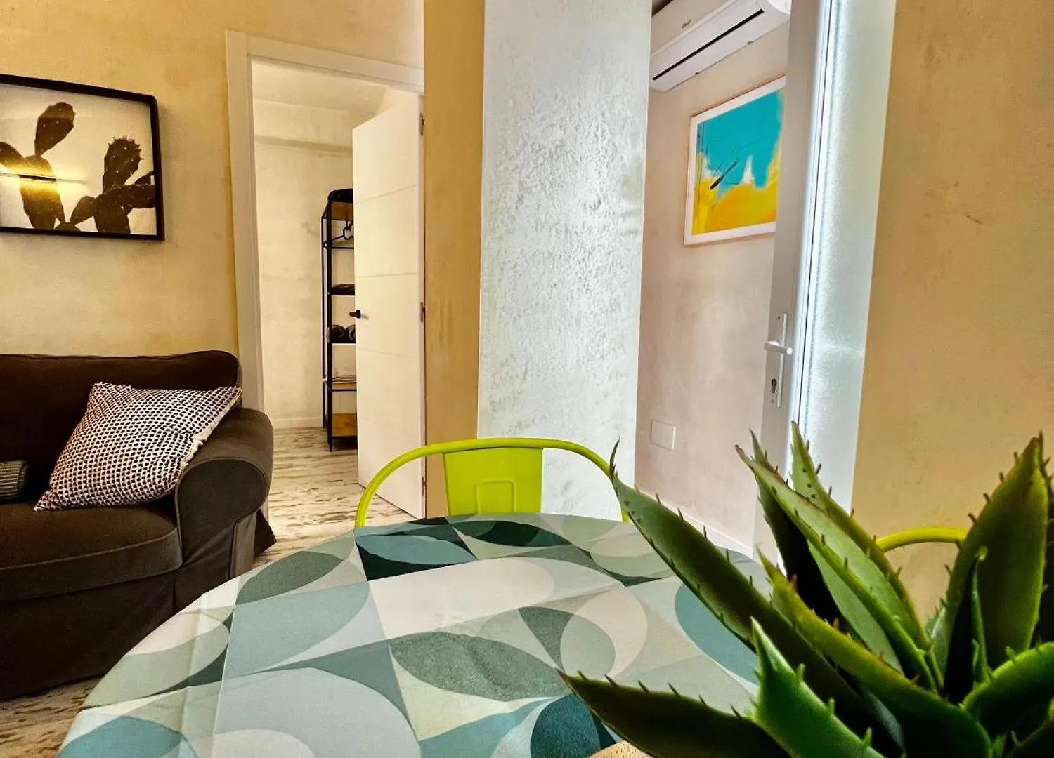 Casita Naif Estancias En Torre Del Mar A 30 Metros De La Playa