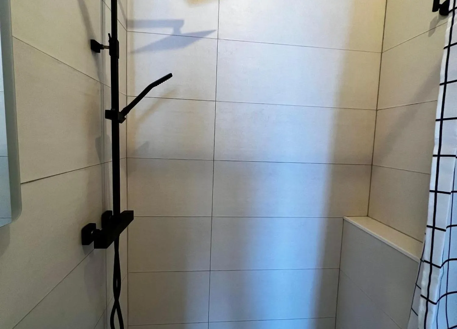 Homestay Casita Naif Estancias En Torre Del Mar A 30 Metros De La Playa