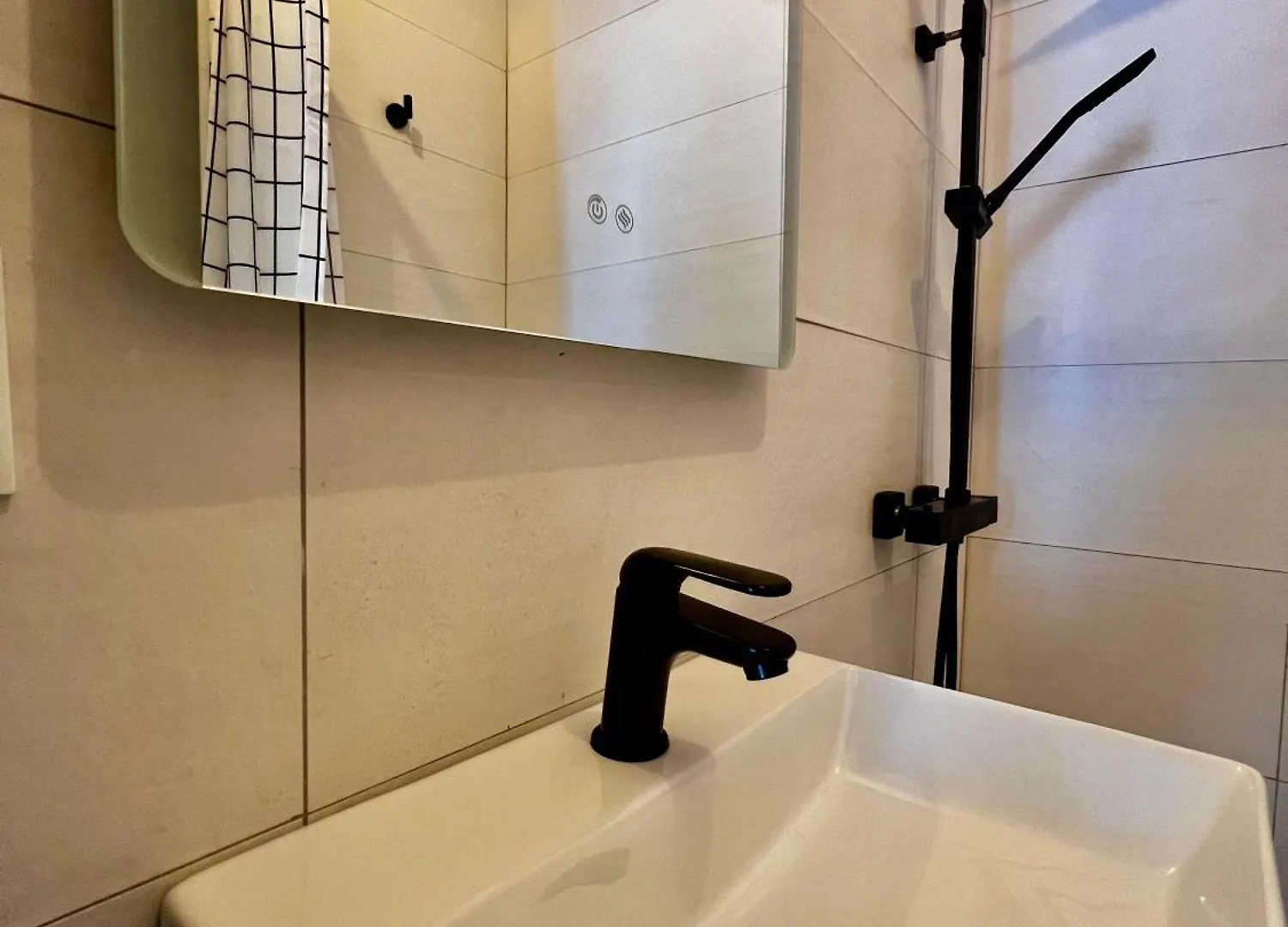 Homestay Casita Naif Estancias En Torre Del Mar A 30 Metros De La Playa Spain