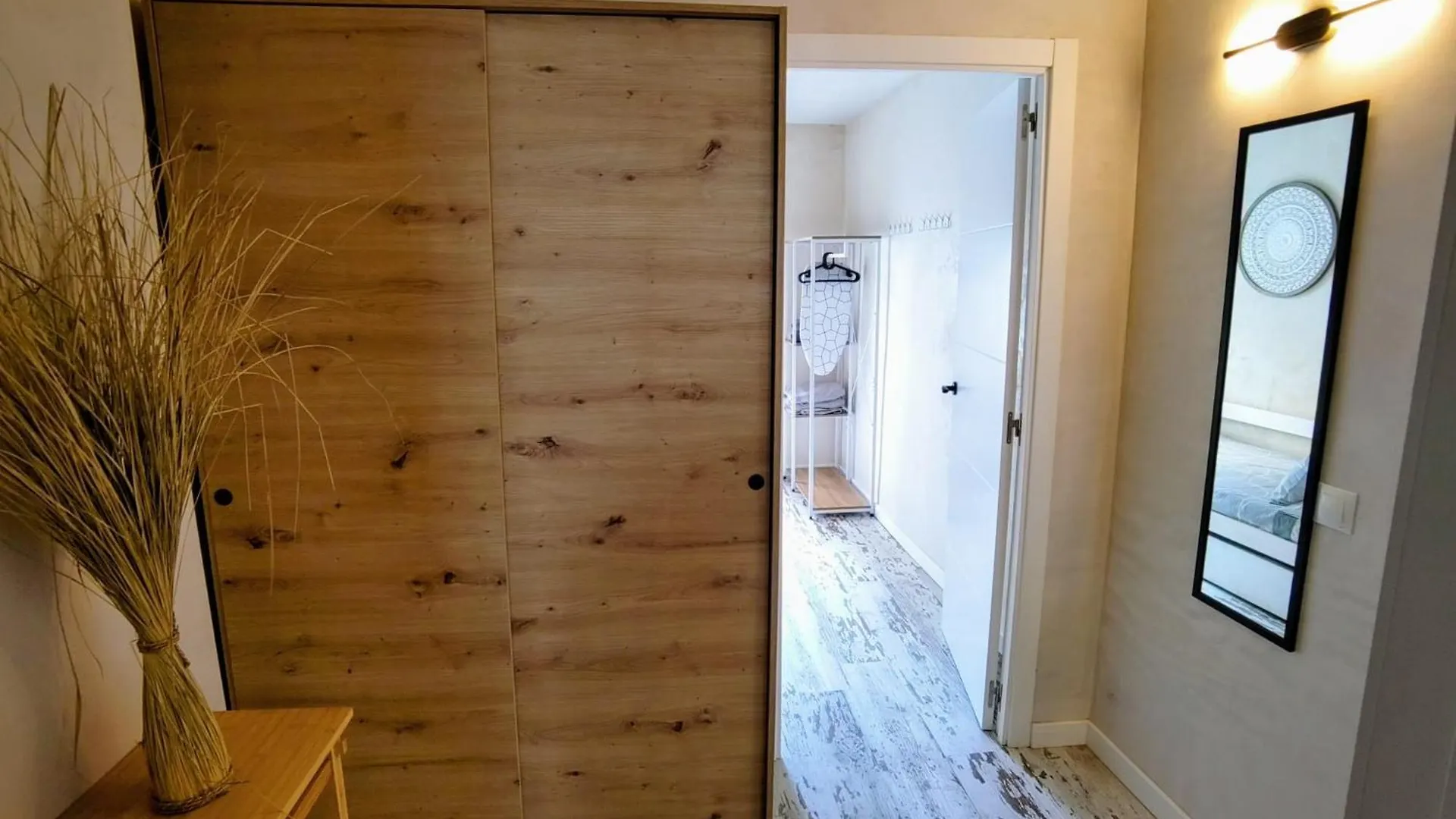 Casita Naif Estancias En Torre Del Mar A 30 Metros De La Playa ホームステイ