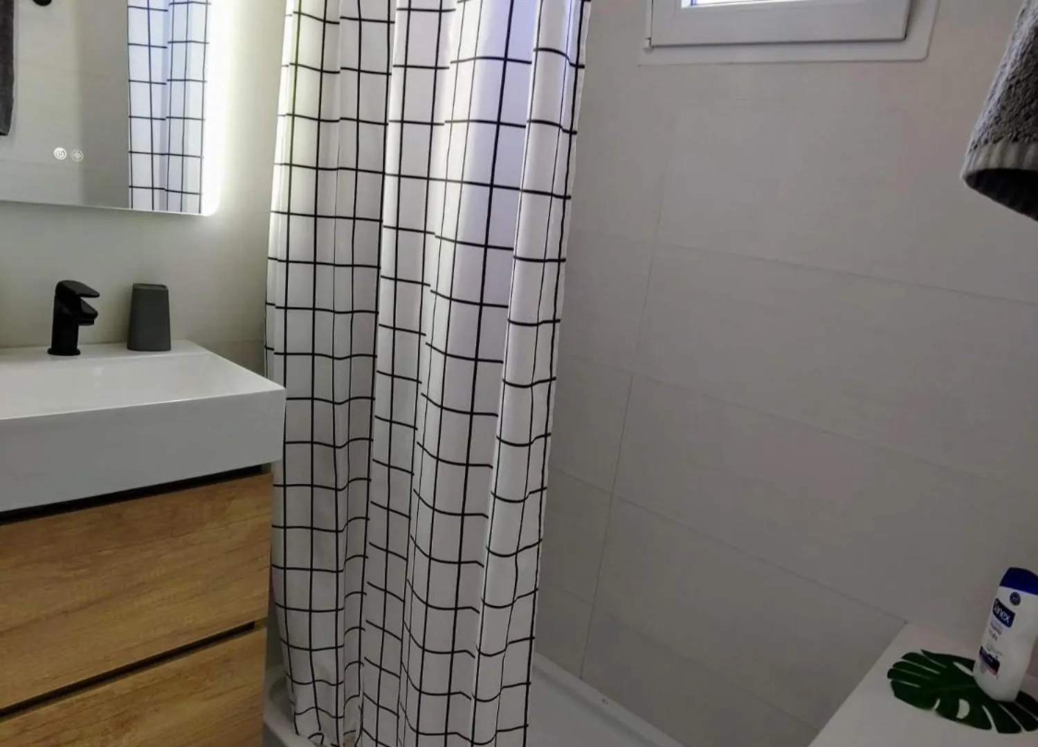 Casita Naif Estancias En Torre Del Mar A 30 Metros De La Playa ホームステイ